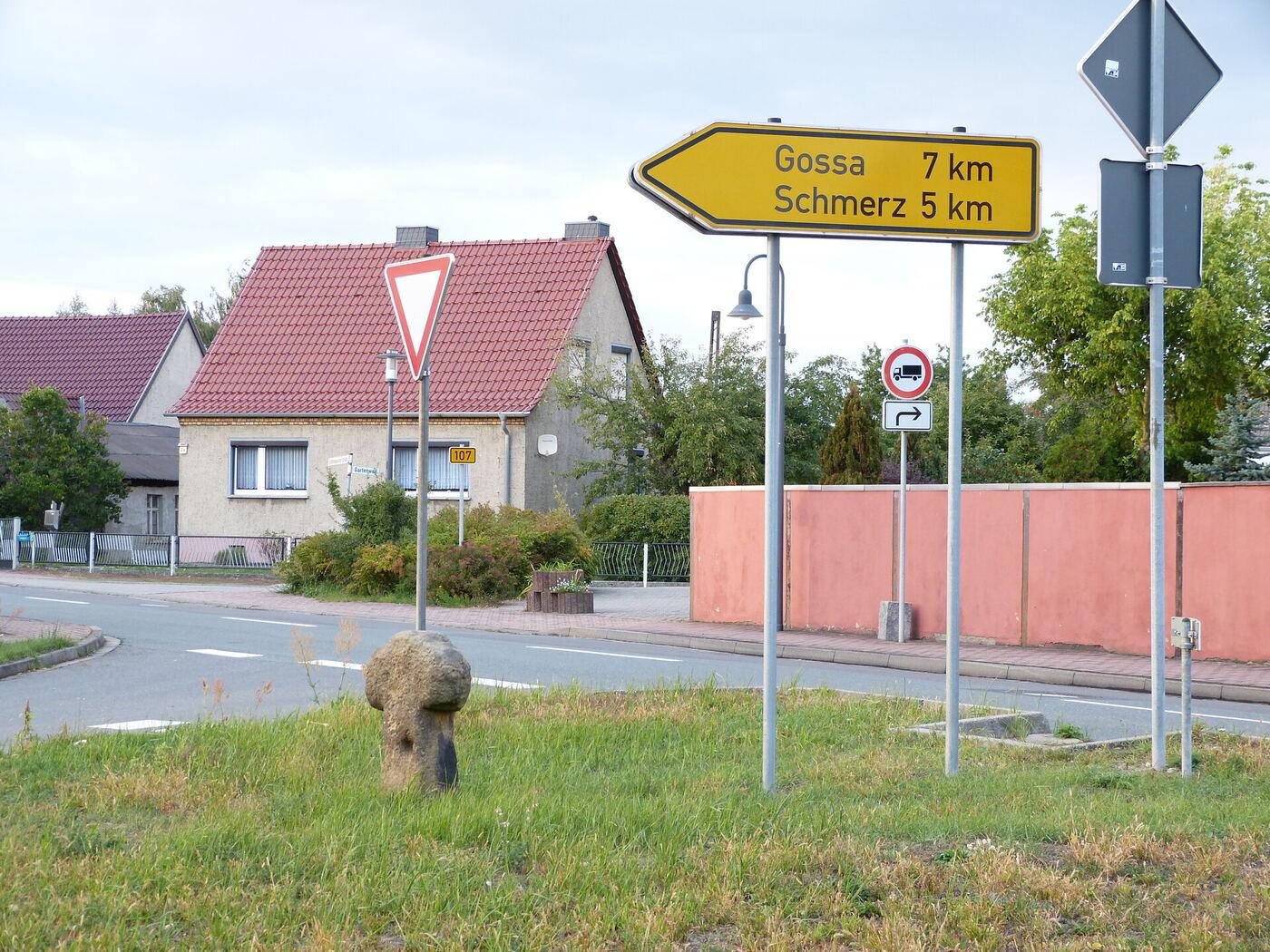 Kreuzstein an der B 107